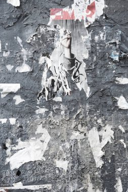 Vintage Billboard yırtık Poster, kağıt, reklamlar, çıkartmalar geniş arka plan veya doku ile. Kentsel yaratıcı duvar kağıdı tasarımı için. Soyut Web Banner. Posterler, kağıt yaratıcı olarak grunge eski duvarlarda kalıntıları