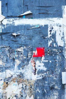 Vintage Billboard yırtık Poster, kağıt, reklamlar, çıkartmalar geniş arka plan veya doku ile. Kentsel yaratıcı duvar kağıdı tasarımı için. Soyut Web Banner. Posterler, kağıt yaratıcı olarak grunge eski duvarlarda kalıntıları