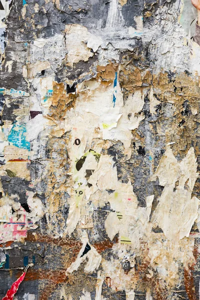 Vintage Billboard yırtık Poster, kağıt, reklamlar, çıkartmalar geniş arka plan veya doku ile. Kentsel yaratıcı duvar kağıdı tasarımı için. Soyut Web Banner. Posterler, kağıt yaratıcı olarak grunge eski duvarlarda kalıntıları