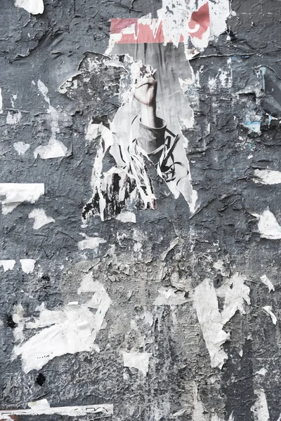 Vintage Billboard yırtık Poster, kağıt, reklamlar, çıkartmalar geniş arka plan veya doku ile. Kentsel yaratıcı duvar kağıdı tasarımı için. Soyut Web Banner. Posterler, kağıt yaratıcı olarak grunge eski duvarlarda kalıntıları