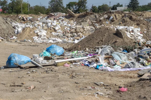 Poluição Ambiente Pelas Pessoas Depósito Lixo Ilegal Deserto Uma Pilha — Fotografia de Stock