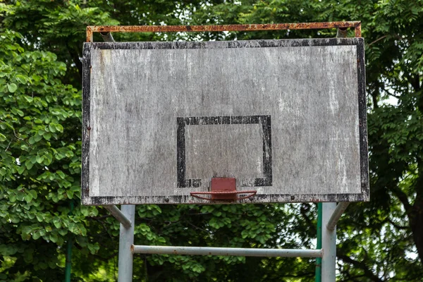 Escudo Basquete Madeira Velho Campo Esportes Cidade Uma Quadra Basquete — Fotografia de Stock