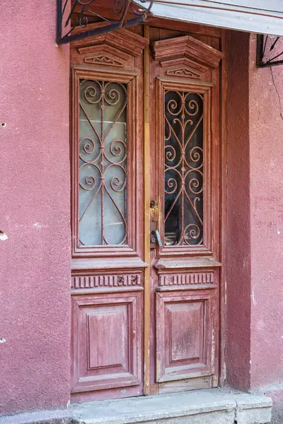 문입니다 골동품 나무입니다 문입니다 엘리트 골동품 문의의 역사적인 스타일 빈티지 — 스톡 사진