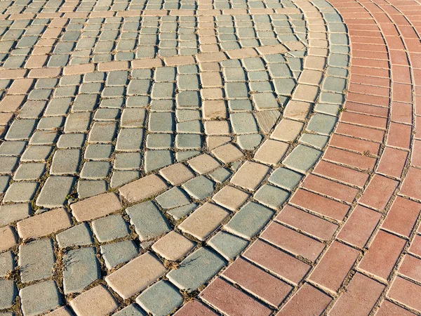 Gehwegplatten Nahaufnahme Pflasterplatten Durch Mosaik Straßenpflaster Straßenbau Farbige Betonpflasterplatte Diagonal — Stockfoto