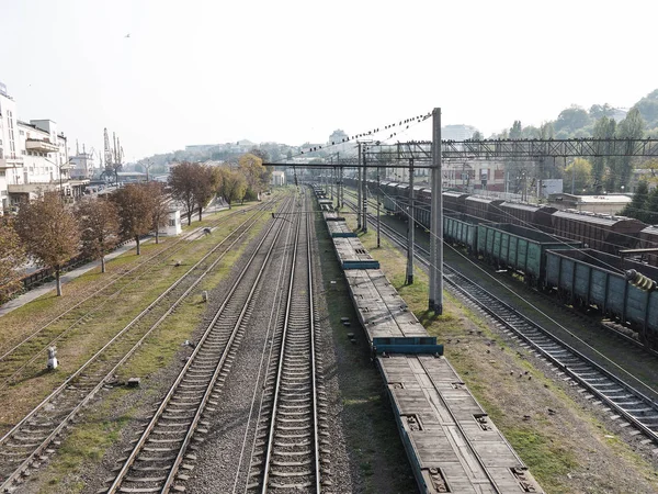 Goederentreinen Staan Een Wachtrij Voor Laden Bij Cargo Terminal Van — Stockfoto