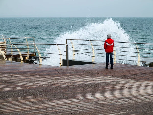 Huge Stormy Waves Crashing City Embankment Dramatic Sky Background Big — Stock Photo, Image