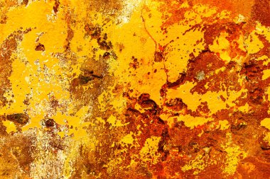 Arka plan beton duvar, yıpranma izleri yıpranmış duvar hasarlı eski boya. Boyalı beton yüzeyde eski boya kalıntıları var. Pis beton yüzey. 