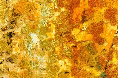 Arka plan beton duvar, yıpranma izleri yıpranmış duvar hasarlı eski boya. Boyalı beton yüzeyde eski boya kalıntıları var. Pis beton yüzey. 