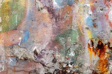 Arka plan beton duvar, yıpranma izleri yıpranmış duvar hasarlı eski boya. Boyalı beton yüzeyde eski boya kalıntıları var. Pis beton yüzey.