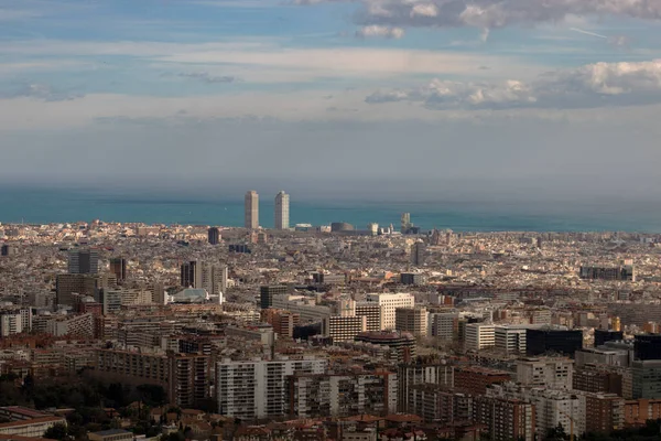 Barcelona Stadsbild Och Medelhavet Sett Ovanifrån Molnig Himmel — Stockfoto