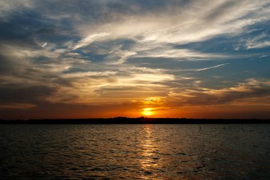 Oklahoma 'da bir gölde gün batımı
