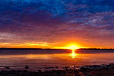 Oklahoma 'da bir gölde gün batımı