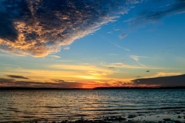 Oklahoma 'da bir gölde gün batımı