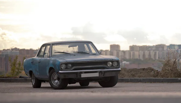 Americký Sen Auto Sval Plymouth Belvedere 1970 Panoramatickým Výhledem Město — Stock fotografie