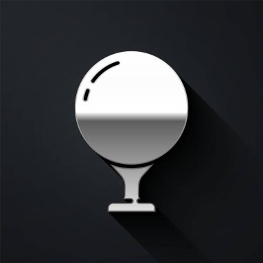 Siyah arka planda gümüş golf topu ikonu var. Uzun gölge tarzı. Vektör İllüstrasyonu