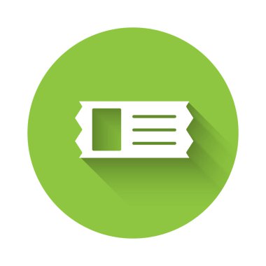 Beyaz Sinema bileti ikonu uzun gölgeli izole edilmiş. Yeşil daire düğmesi. Vektör İllüstrasyonu