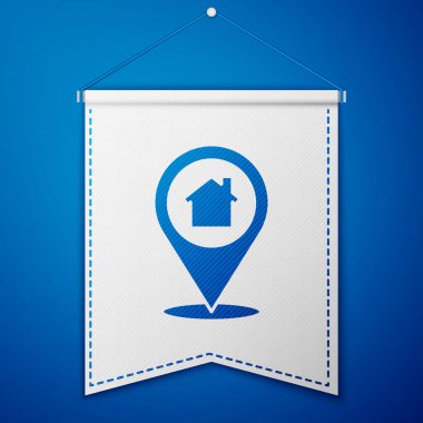 Mavi arka planda ev simgesi olan mavi harita işaretçisi. Ev konumu belirleyici sembol. Beyaz flama şablonu. Vektör İllüstrasyonu