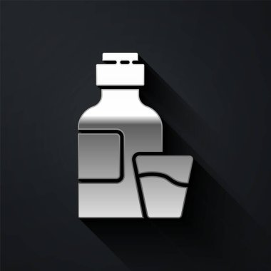 Gümüş şişe ilaç şurubu ve siyah arka planda izole edilmiş bir ikon ölçüm kabı. Uzun gölge tarzı. Vektör İllüstrasyonu