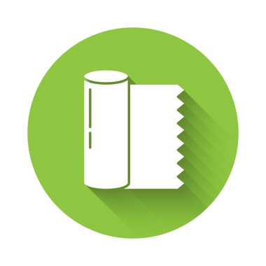 Beyaz tekstil kumaş rulo ikonu uzun gölgeli izole edilmiş. Yuvarlan, paspas, halı, halı, halı ya da kağıt rulo ikonu. Yeşil daire düğmesi. Vektör İllüstrasyonu