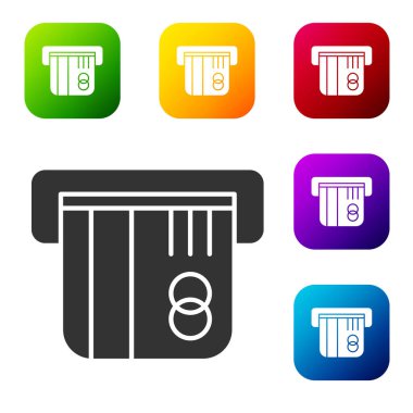 Siyah kredi kartı simgesi beyaz arkaplanda izole edildi. Çevrimiçi ödeme. Nakit çekilmesi. Finansal operasyonlar. Alışveriş tabelası. Renkli kare düğmelerle simgeleri ayarla. Vektör İllüstrasyonu.