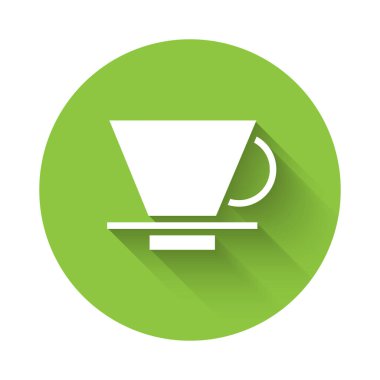 Uzun gölgeli beyaz V60 kahve makinesi ikonu. Yeşil daire düğmesi. Vektör İllüstrasyonu.