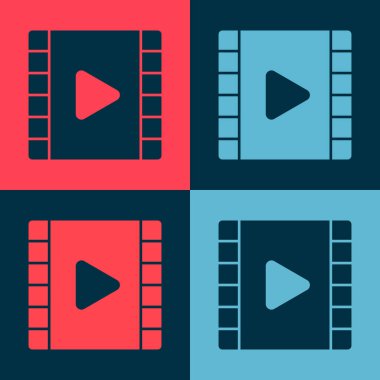 Pop Art Play Video simgesi renk arkaplanında izole edildi. Oyun işaretli film şeridi. Vektör İllüstrasyonu.