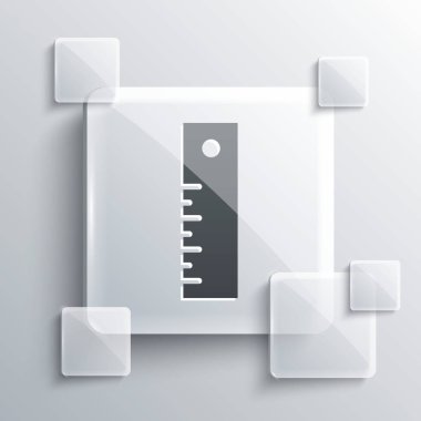 Gri arkaplanda gri cetvel simgesi izole edildi. Düz sembol. Kare cam paneller. Vektör İllüstrasyonu.