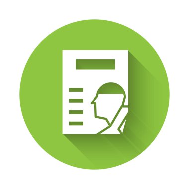 Beyaz Sinema poster ikonu uzun gölgeli izole edilmiş. Yeşil daire düğmesi. Vektör İllüstrasyonu.