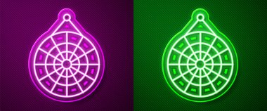 Parlayan neon çizgi klasik dart tahtası ve ok simgesi mor ve yeşil arkaplanda izole edilmiş. Dartboard işareti. Oyun konsepti. Vektör İllüstrasyonu.