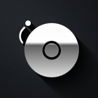 Siyah arkaplanda gümüş zil simgesi izole edildi. Alarm sembolü, servis zili, el zili işareti, uyarı sembolü. Uzun gölge tarzı. Vektör İllüstrasyonu.