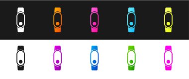 Smartwatch simgesini siyah ve beyaz arkaplanda izole et. Vektör.