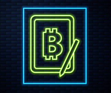 Duvarın arka planında izole edilmiş grafik tablet ikonundan parlayan neon hattı madencilik bitcoin. Kripto para birimi madenciliği, engelleme zinciri teknoloji servisi. Vektör.
