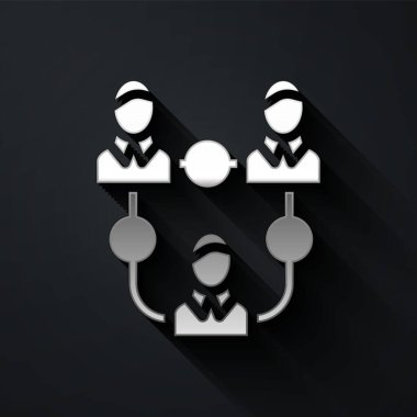 Gümüş Proje ekibinin üs simgesi siyah arkaplanda izole edildi. İş analizi ve planlama, danışmanlık, takım çalışması, proje yönetimi. Uzun gölge tarzı. Vektör.
