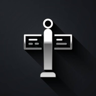 Gümüş Yol trafik tabelası. Siyah arkaplanda sinyal simgesi izole edildi. İşaretçi sembolü. Sokak bilgi tabelası. Yön tabelası. Uzun gölge tarzı. Vektör.