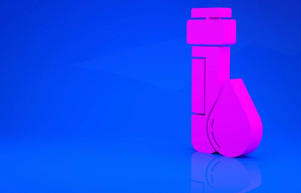 Ροζ δοκιμαστικό σωλήνα με εικονίδιο σταγόνας νερού που απομονώνεται σε μπλε φόντο. Μινιμαλιστική έννοια. 3d εικόνα. 3D απόδοση — Φωτογραφία Αρχείου