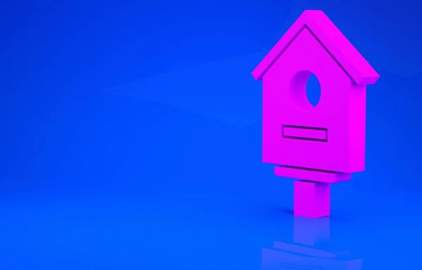 Ícone da casa do pássaro rosa isolado no fundo azul. Casa de pássaros de caixa de nidificação, edifício caseiro para pássaros. Conceito de minimalismo. Ilustração 3d. Renderização 3D — Fotografia de Stock