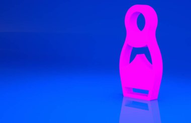 Mavi arka planda izole edilmiş pembe Rus bebek matrioshka ikonu. Minimalizm kavramı. 3 boyutlu illüstrasyon. 3 Boyutlu Hazırlama