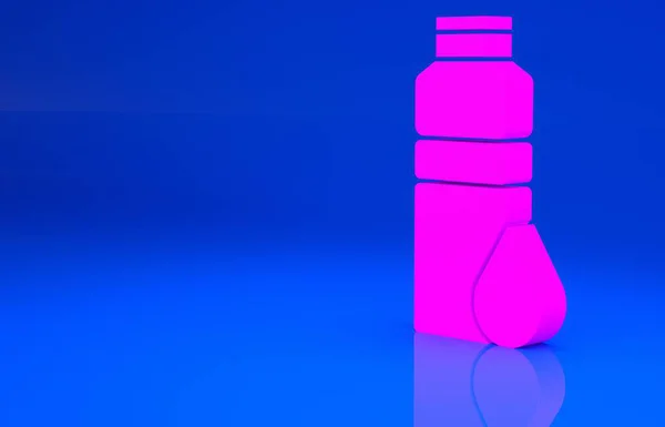 Pink Fitness icône shaker isolé sur fond bleu. Bouteille de shaker sportif avec couvercle pour cocktails à base d'eau et de protéines. Concept de minimalisme. Illustration 3D. rendu 3D — Photo