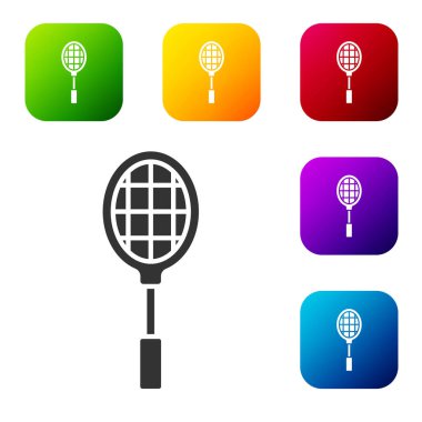 Siyah Tenis raket ikonu beyaz arkaplanda izole edildi. Spor malzemeleri. Renkli kare düğmelerle simgeleri ayarla. Vektör İllüstrasyonu.