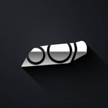 Siyah arka planda izole edilmiş gümüş renkli araba far ikonu. Uzun gölge tarzı. Vektör İllüstrasyonu.