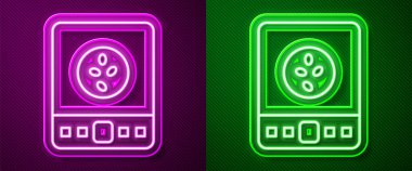 Parlayan neon hattı Elektronik kahve ölçekleri simgesi mor ve yeşil arkaplanda izole edilmiş. Ağırlık ölçüm aletleri. Vektör İllüstrasyonu.