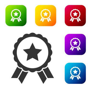 Beyaz zemin üzerinde yıldız simgesi olan siyah madalya. Kazanan başarı işareti. Ödül madalyası. Renkli kare düğmelerle simgeleri ayarla. Vektör