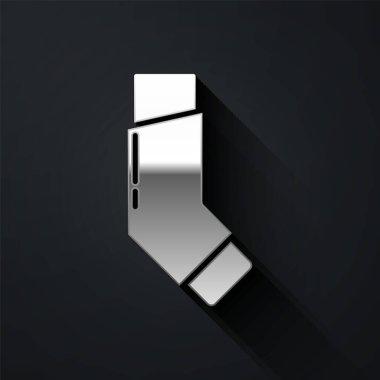 Siyah arkaplanda gümüş astım ikonu izole edildi. Öksürük şurubu, solunum, alerjik hasta. Uzun gölge tarzı. Vektör İllüstrasyonu