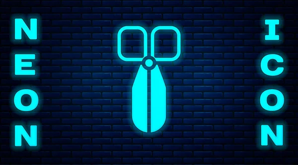 Gloeiende neon Schaar pictogram geïsoleerd op baksteen muur achtergrond. Teken voor snijgereedschap. Vector Illustratie — Stockvector