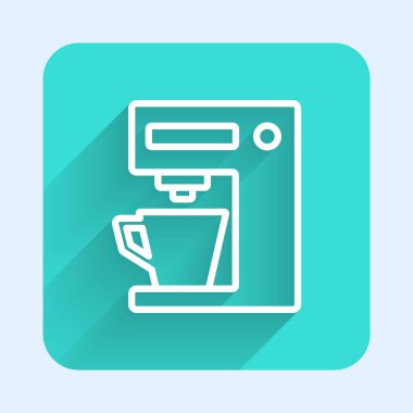 Beyaz çizgi kahve makinesi ikonu uzun gölgeli izole edilmiş. Yeşil kare düğmesi. Vektör İllüstrasyonu.