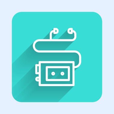 Beyaz çizgi müze ses rehberi ikonu uzun gölgeli izole edilmiş. Gezintiler için kulaklık. Yeşil kare düğmesi. Vektör.