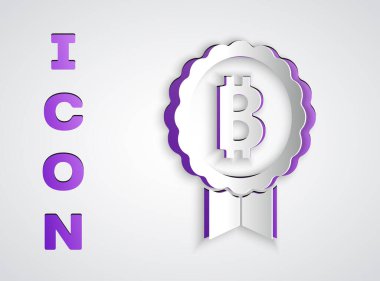 Kağıt kesiği Kripto para birimi simgesi Bitcoin gri arka planda izole edildi. Madeni para. Engelleme zinciri tabanlı şifreli para birimi. Kağıt sanatı tarzı. Vektör.