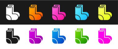 Valenki simgesini siyah beyaz arkaplanda izole et. Ulusal Rus kış ayakkabıları. Rusya 'da geleneksel sıcak çizmeler. Vektör.