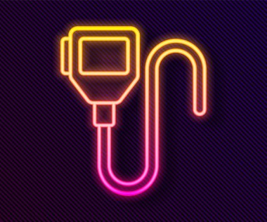 Parlayan neon hattı telsiz ikonu siyah arkaplanda izole edildi. Taşınabilir radyo vericisi simgesi. Radyo alıcı-vericisi işareti. Vektör.