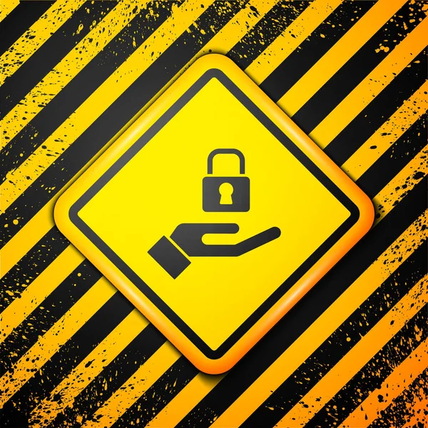 黄色の背景に隔離された手のアイコンのブラックロック 南京錠のサイン セキュリティ 安全性 プライバシーの概念 警告サインだ ベクトル — ストックベクタ